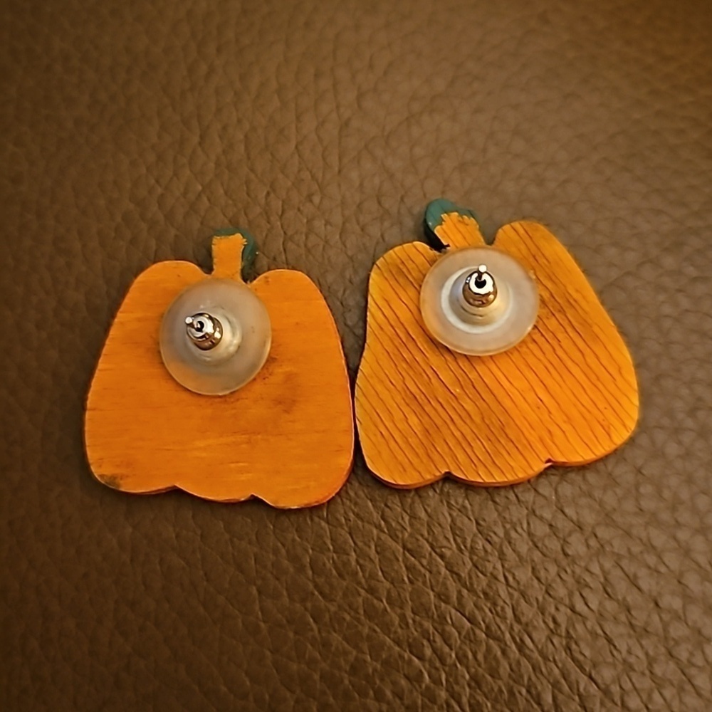3/$30 Handpainted Wood Fall Autumn Thanksgiving Pumpkin Post Earrings - Picture 3 of 4